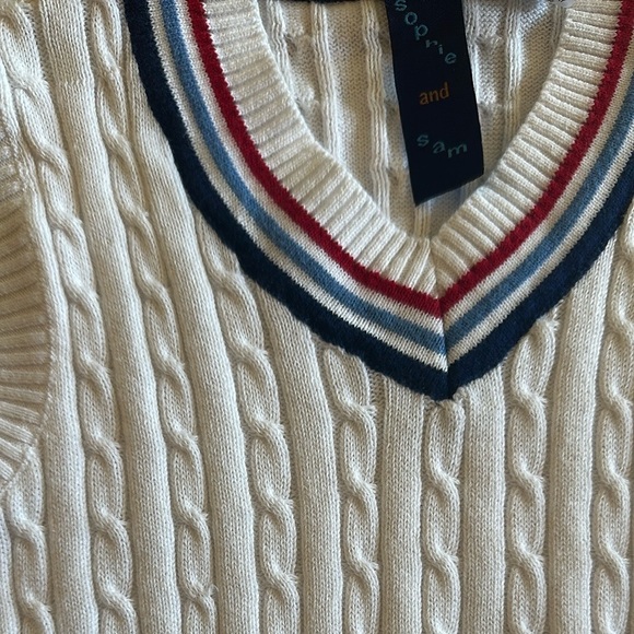 Red and White Cable Knit Sweater Vest with V-Neck - Picture 4 of 6